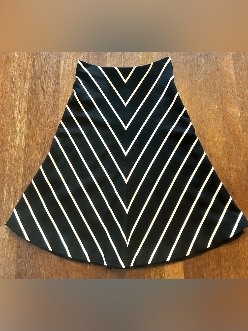 White House Black Market Chevron Stripe Lace-Up A-Line Midi Skirt Sz 2